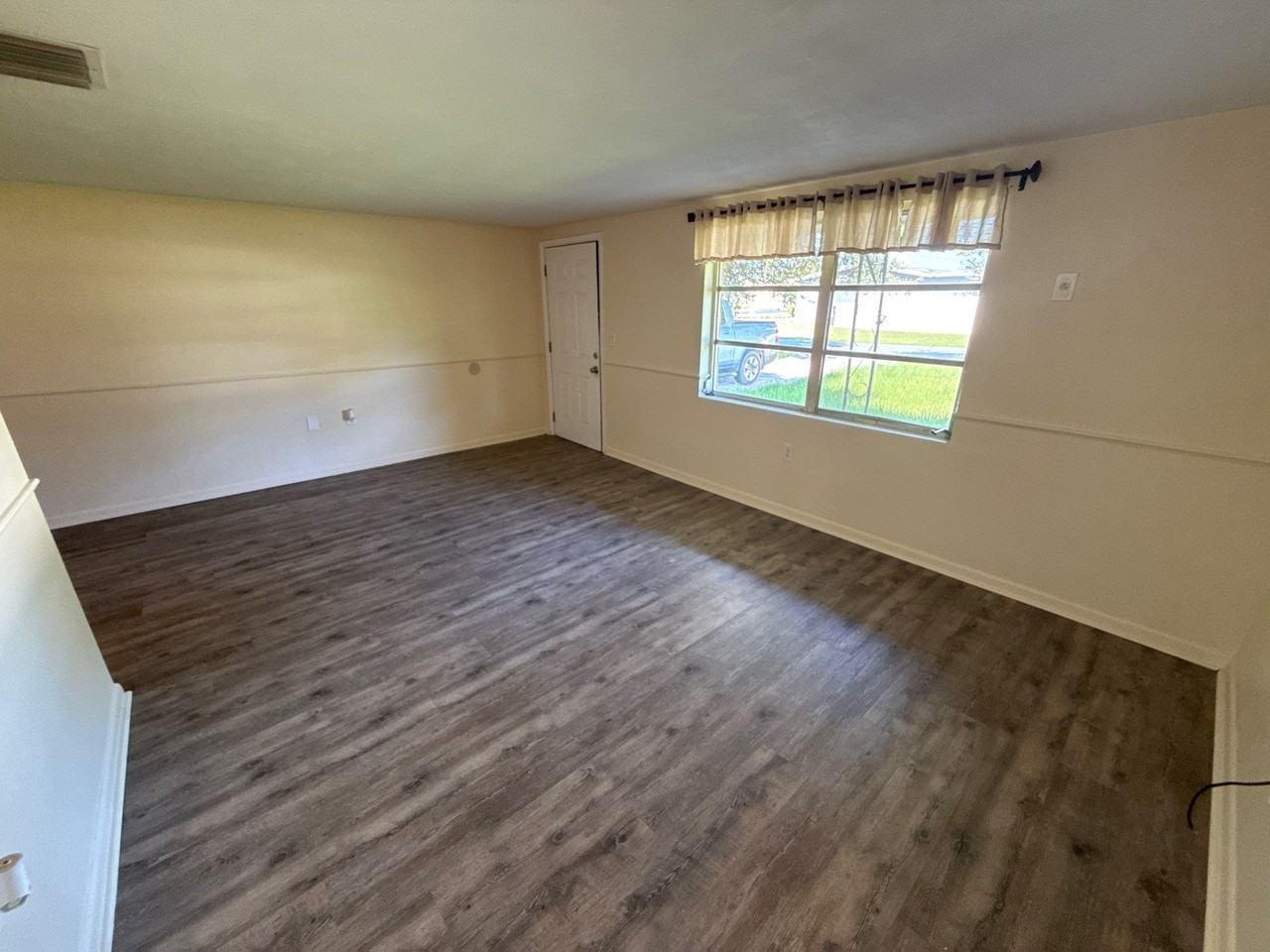 43 S Melbourne St - Photo 2 of 12