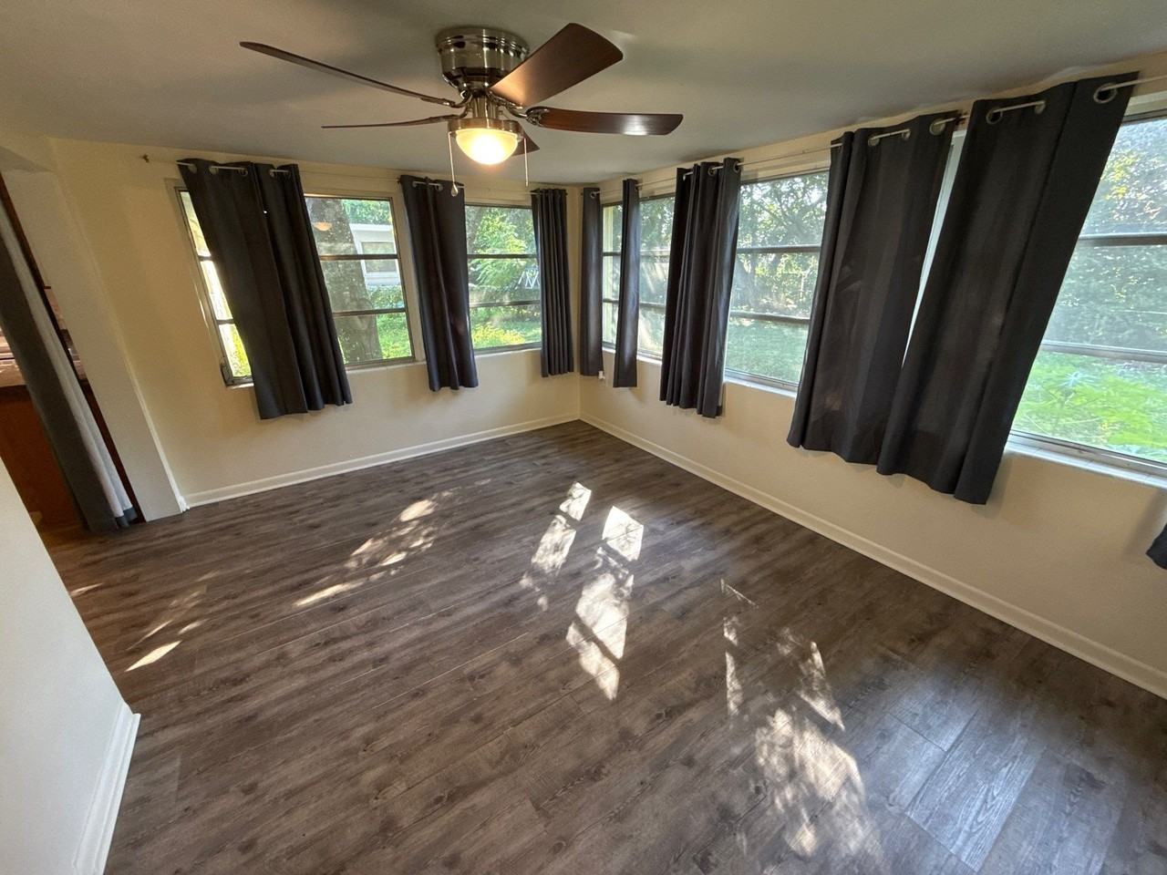 43 S Melbourne St - Photo 7 of 12