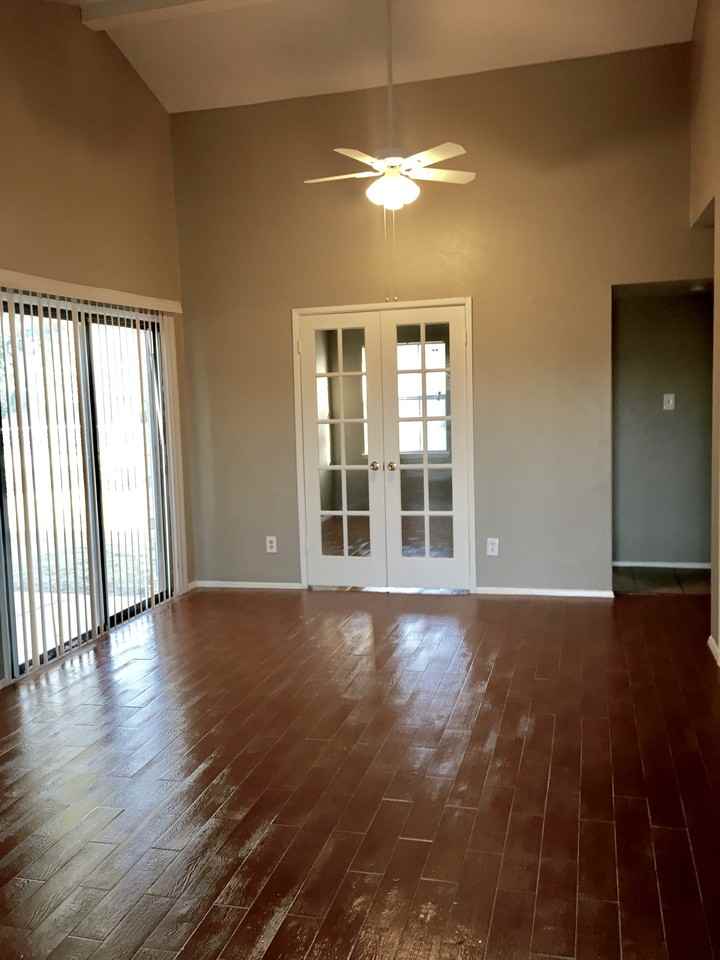 4249 Caldwell Ave - Photo 4 of 9