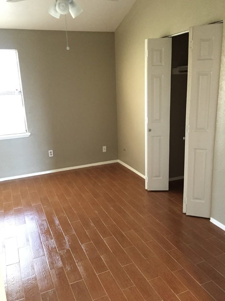 4249 Caldwell Ave - Photo 5 of 9