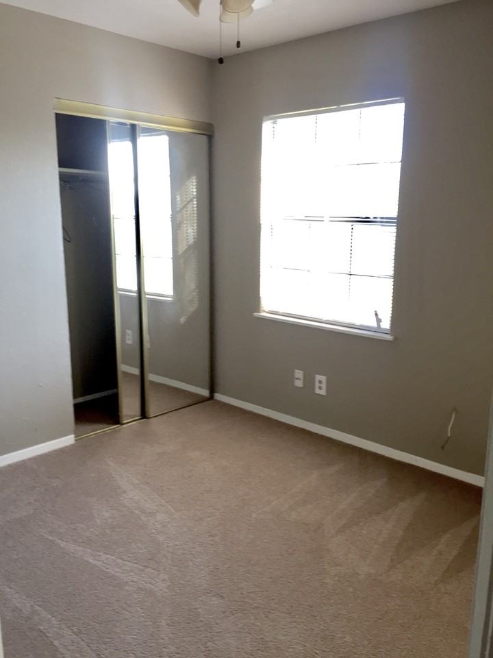 4249 Caldwell Ave - Photo 7 of 9