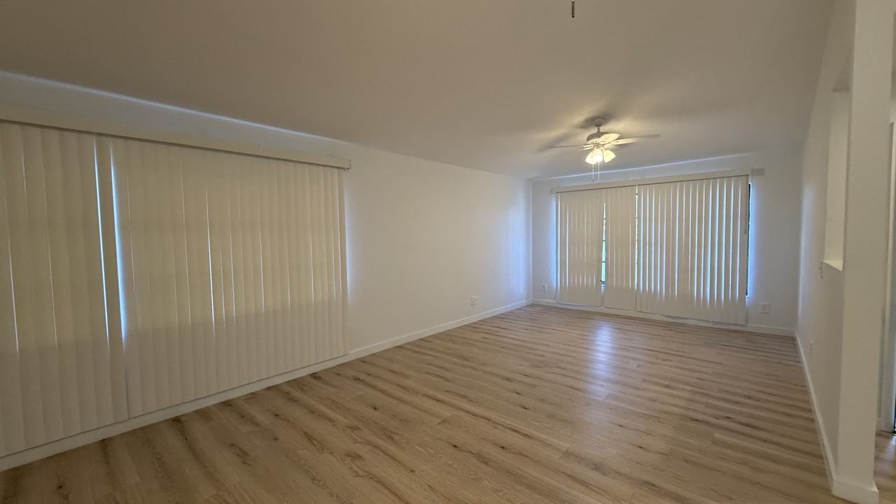 471 Gallegos St - Photo 4 of 10