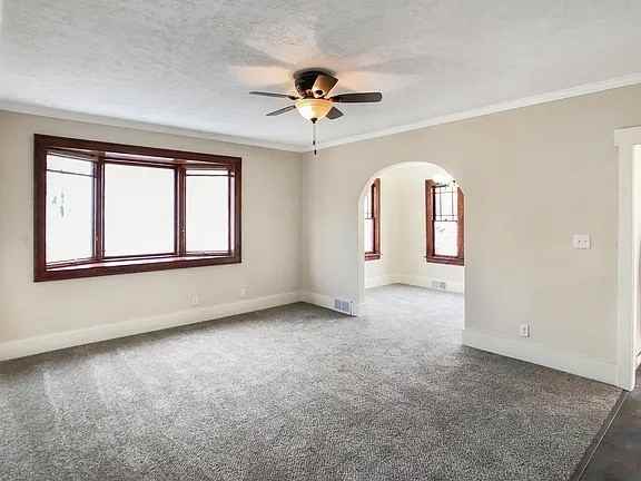 517 4th Ave E - Photo 3 of 15