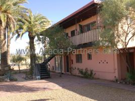 featured image of 947 N Alvernon Way #3