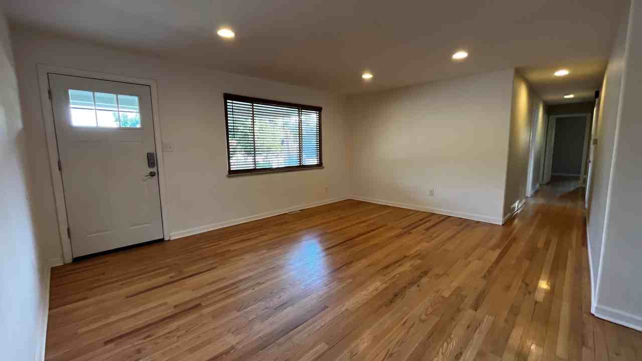 1001 Saturn Dr - Photo 3 of 13