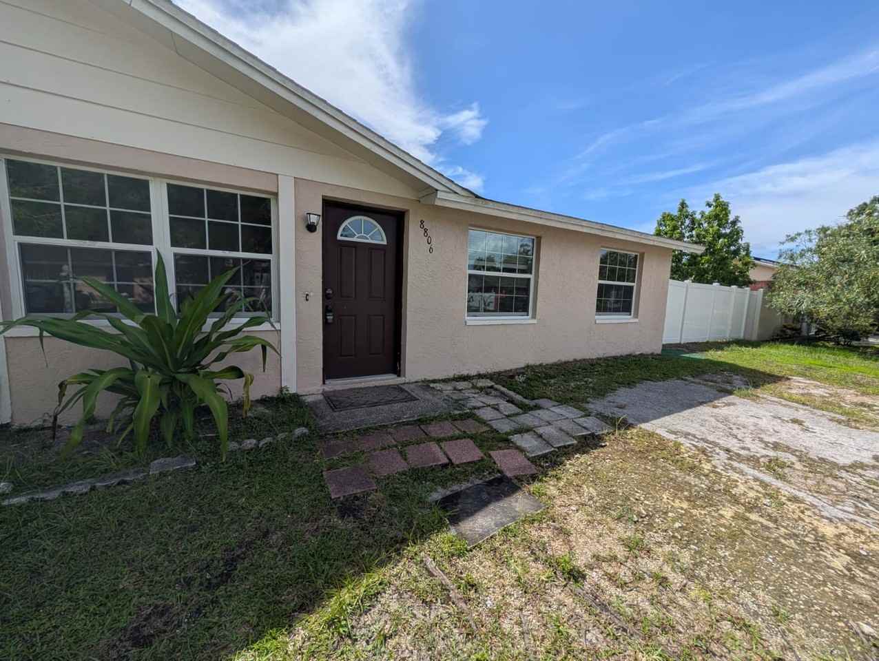 8806 Briar Hollow Ct - Photo 2 of 22
