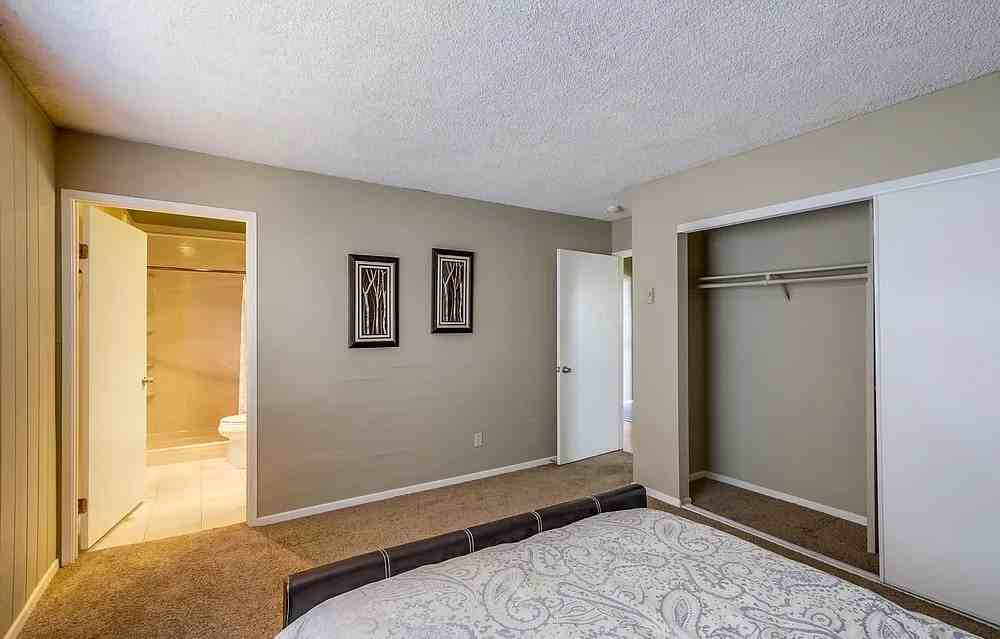 3207 Midway Dr - Photo 2 of 13