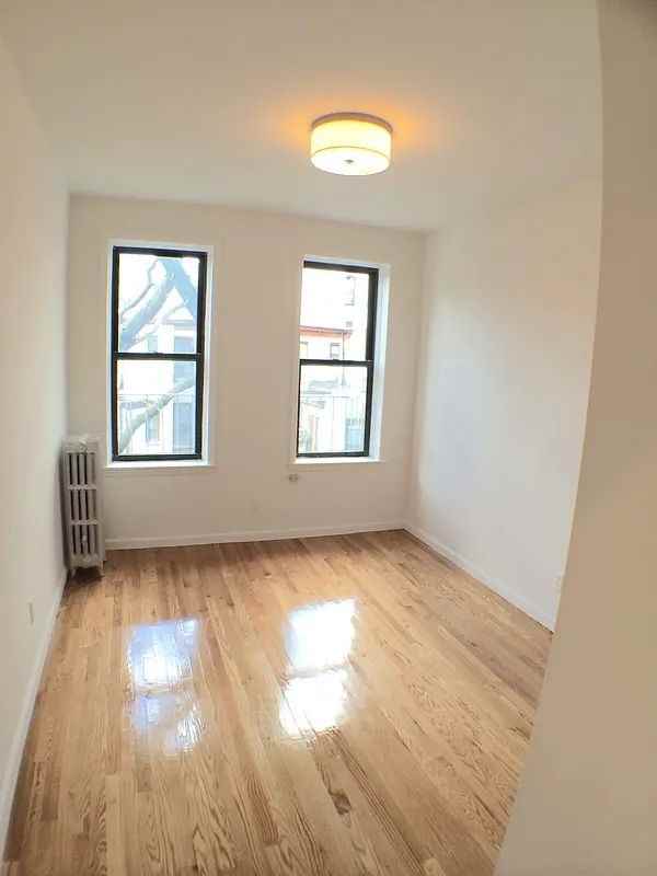 81 Beadel St - Photo 3 of 8