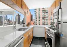 404 E 79Th St - Photo 3 of 4