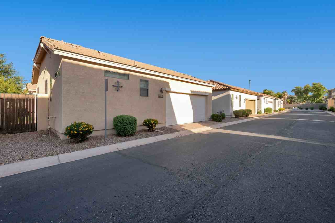 3863 S Verbena Ave - Photo 4 of 15