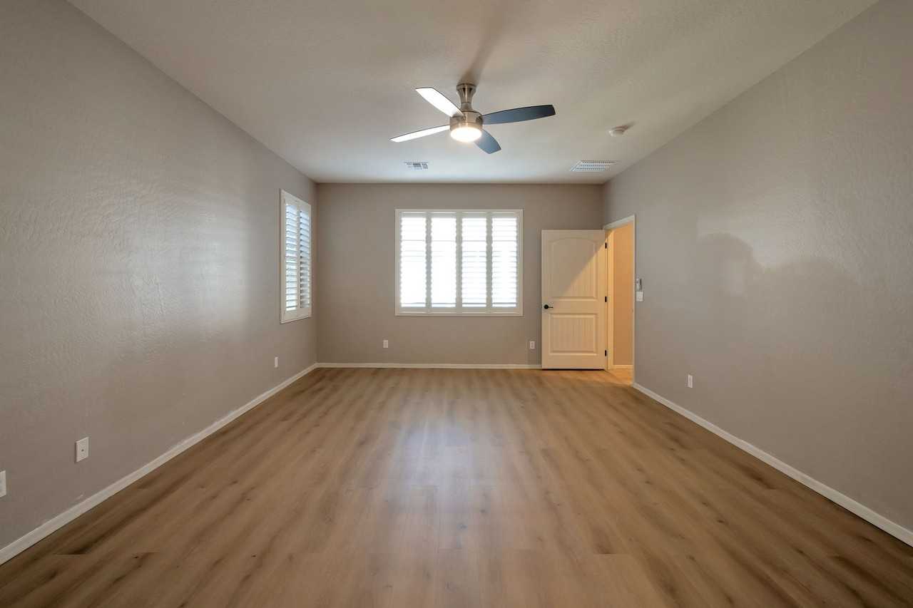 3863 S Verbena Ave - Photo 6 of 15