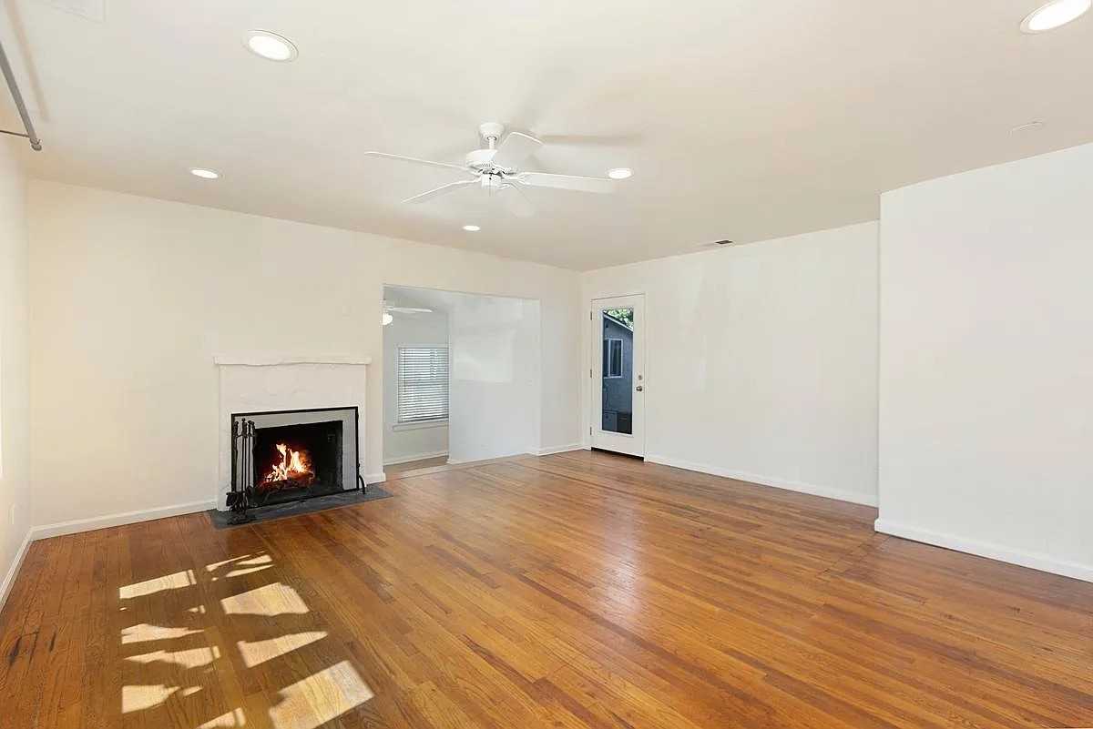 707 Quail St - Photo 2 of 11