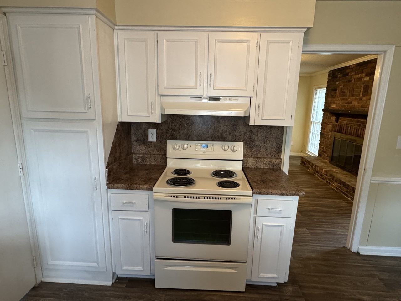 6229 Schomburg Rd - Photo 7 of 19