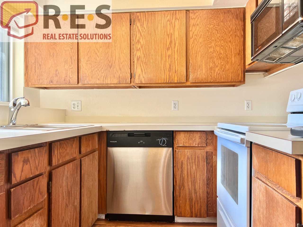 273 S Nome St - Photo 2 of 12