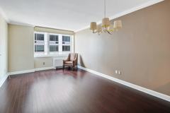100 Riverside Blvd #11E - Photo 2 of 4