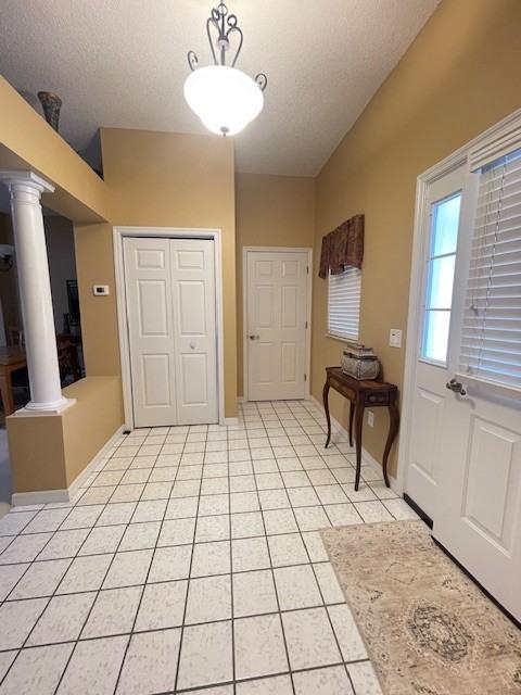 323 Chula Vista Ave - Photo 4 of 21