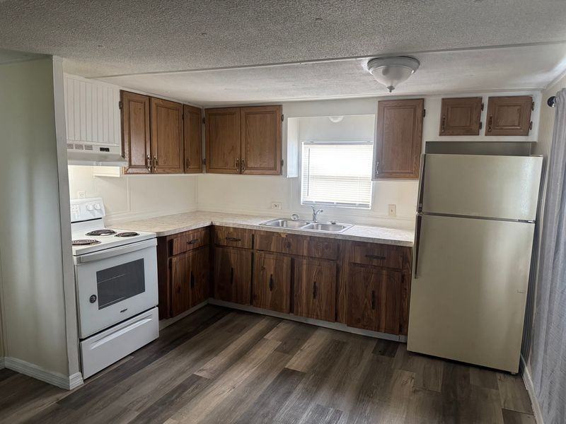 15520 Madeline Drive - Photo 2 of 11