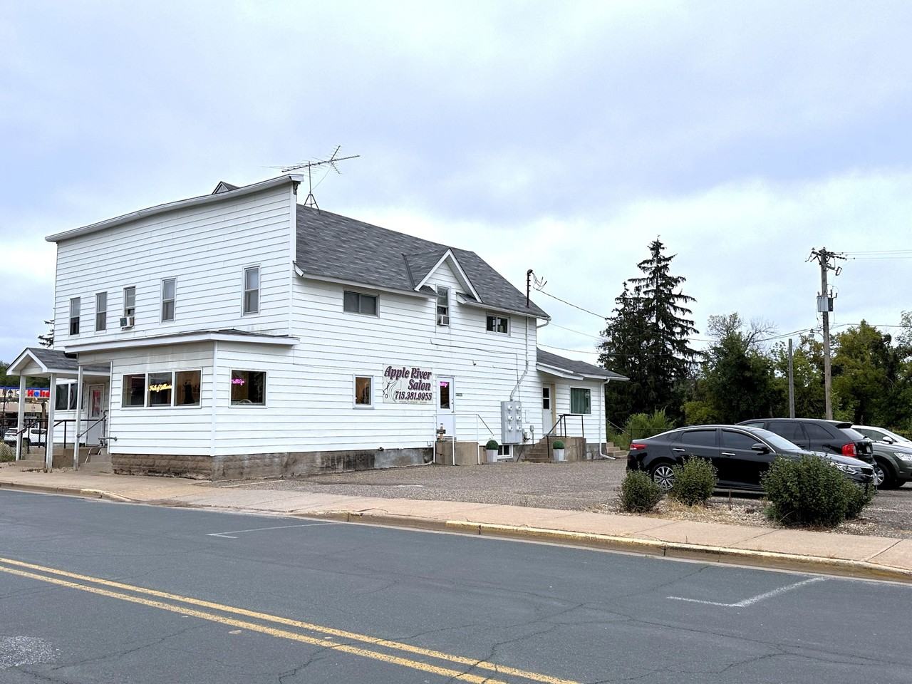 118 Spring St - Photo 3 of 3