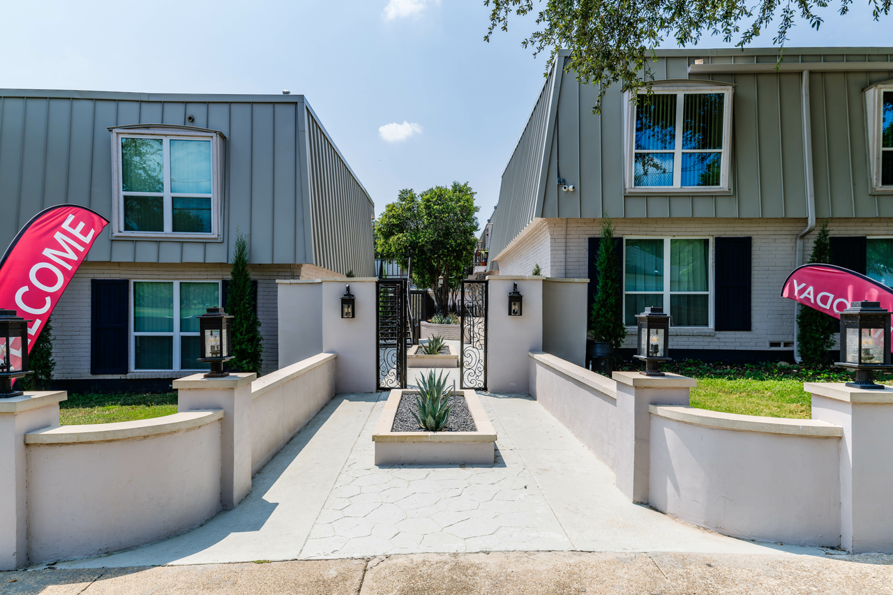 The Ashley at Bluffview Apartments - Photo 2 of 18