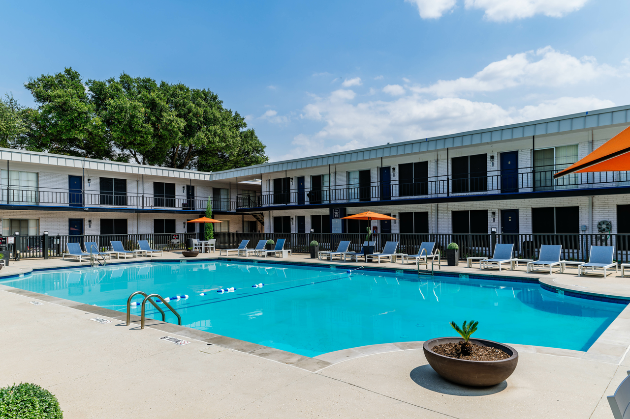 The Ashley at Bluffview Apartments - Photo 4 of 18