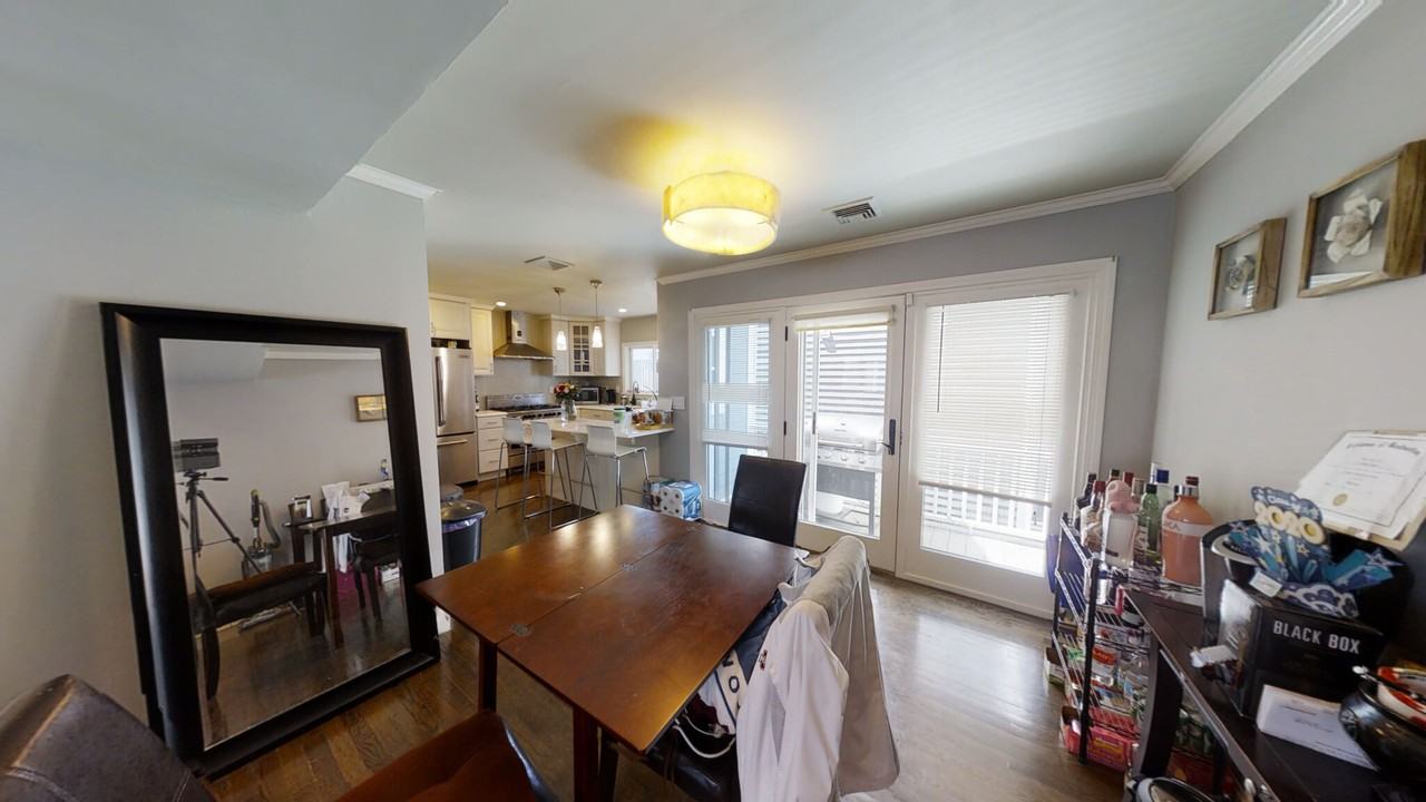 332 W 4th St - Photo 5 of 18