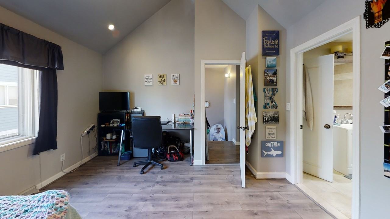 332 W 4th St - Photo 7 of 18