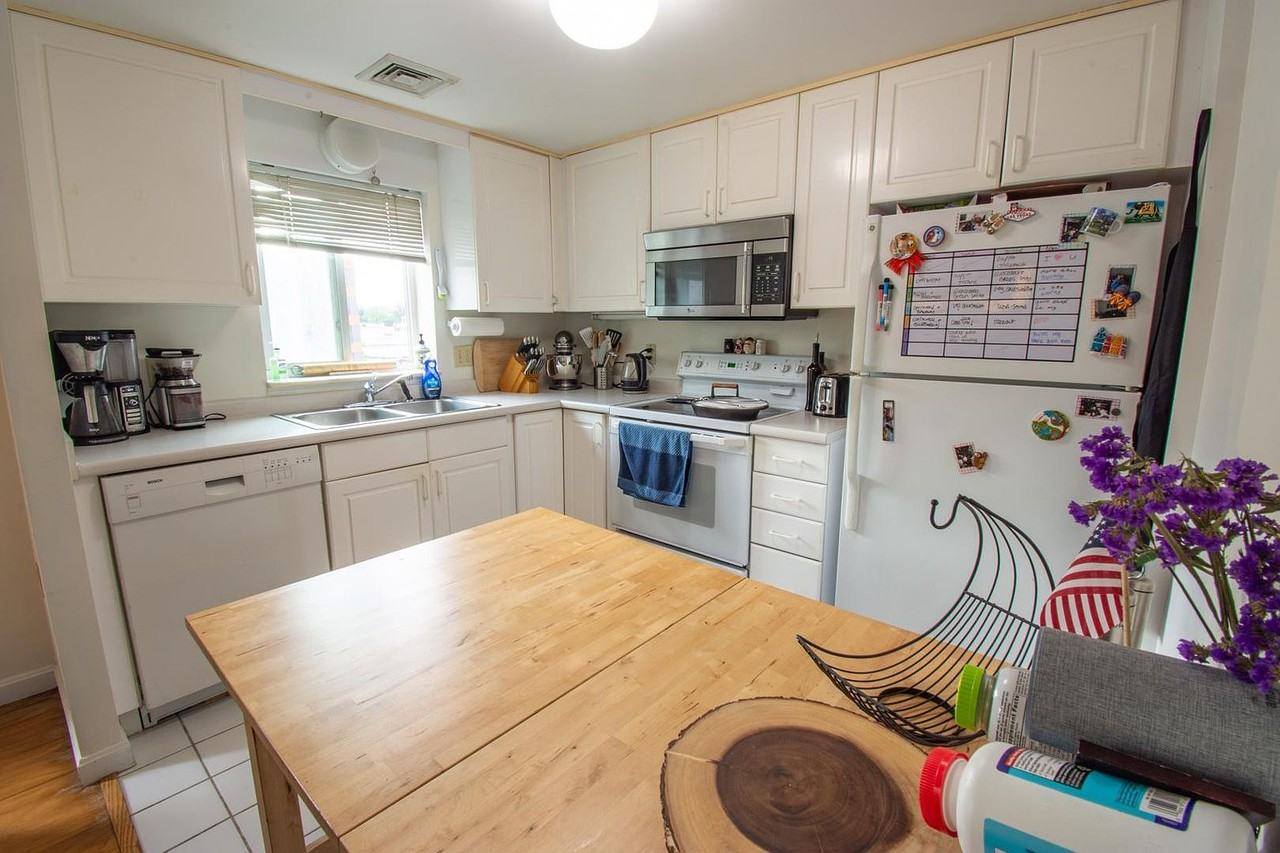 658 Concord Ave #403 - Photo 3 of 20