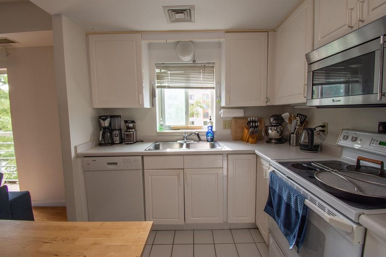 658 Concord Ave #403 - Photo 4 of 20