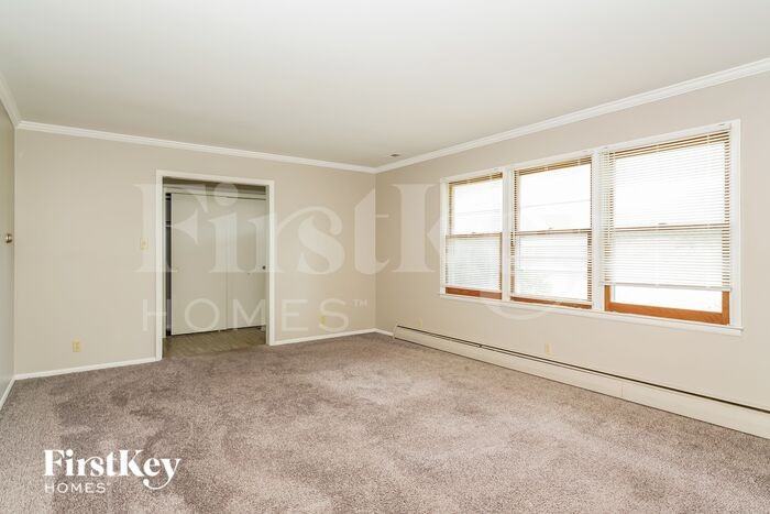 302 E Brunswick Ave - Photo 2 of 16