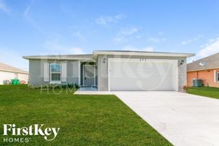 373 Sw Fig Ave - Photo 1 of 1