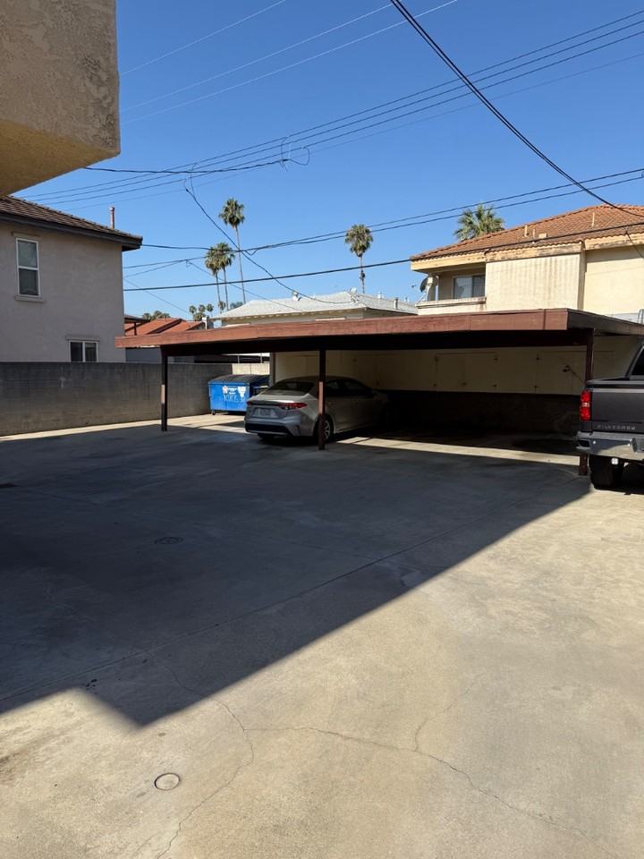 307 Curtis - Photo 4 of 6