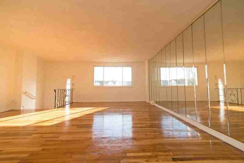 3909 Gideon Rd - Photo 3 of 25