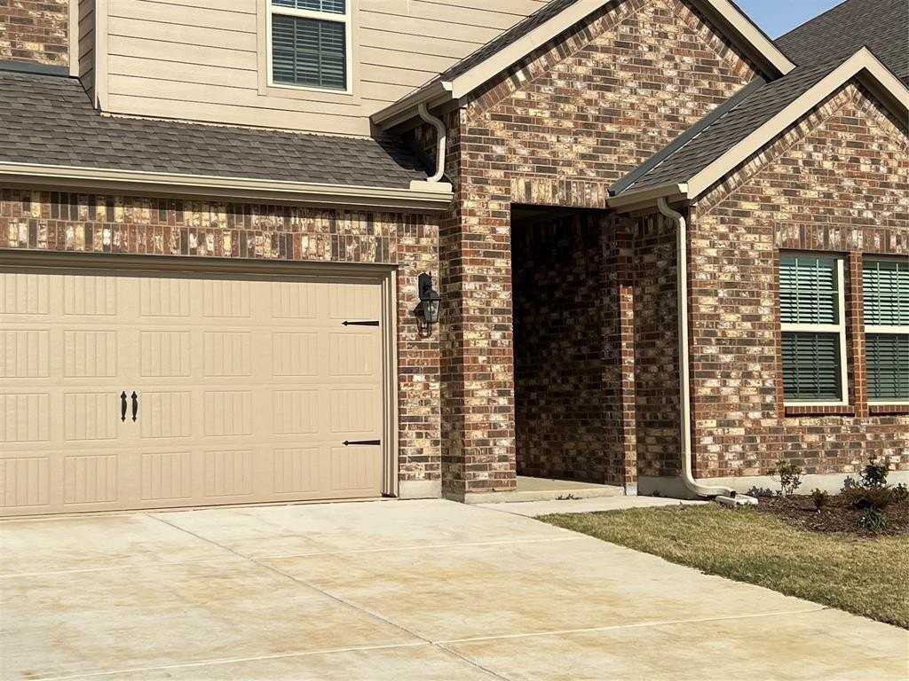 10517 Breezeway Drive - Photo 3 of 30