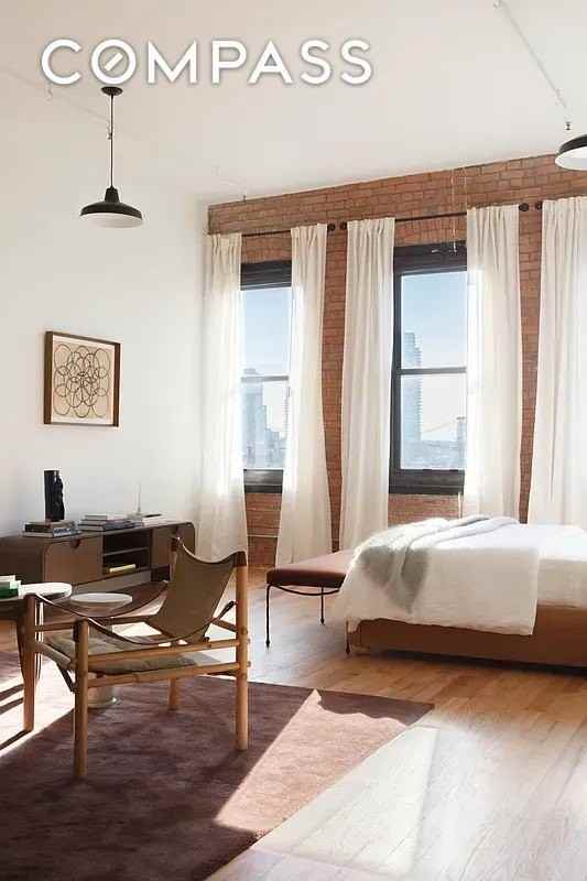 239 Banker St #1Q - Photo 2 of 7