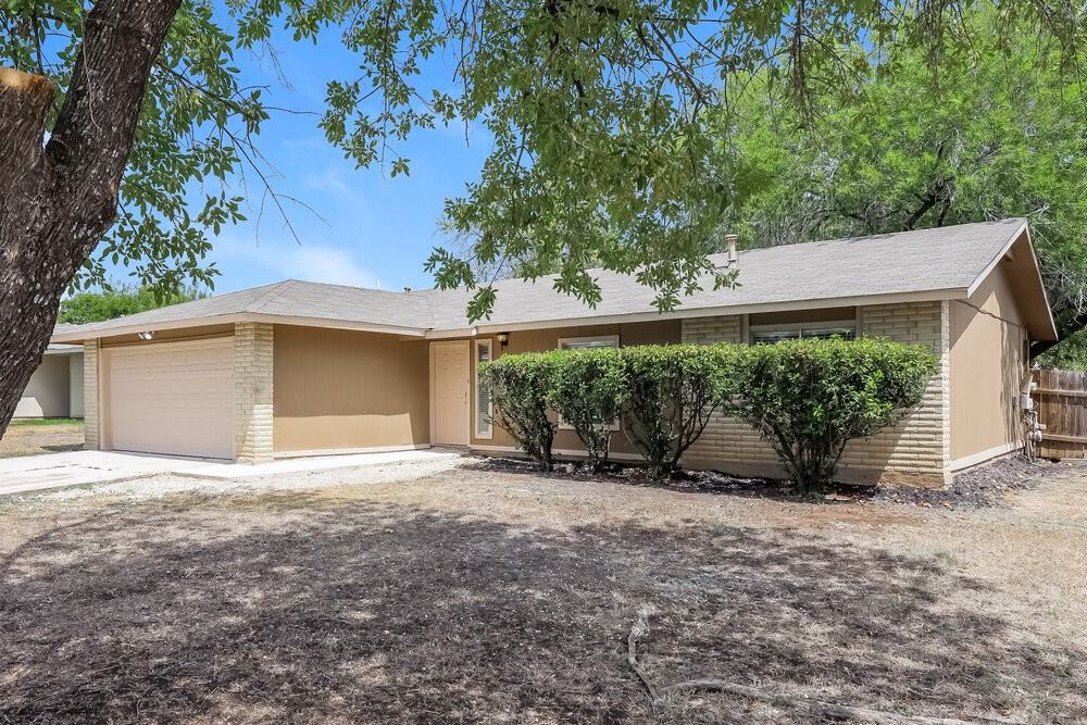 1030 Honeytree St - Photo 3 of 16