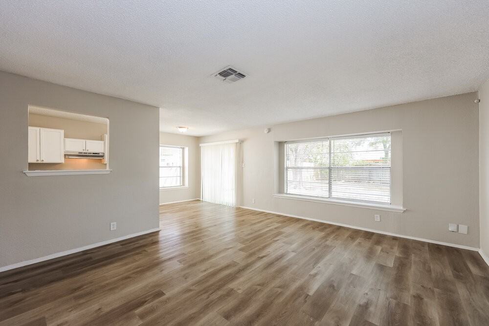 1030 Honeytree St - Photo 4 of 16