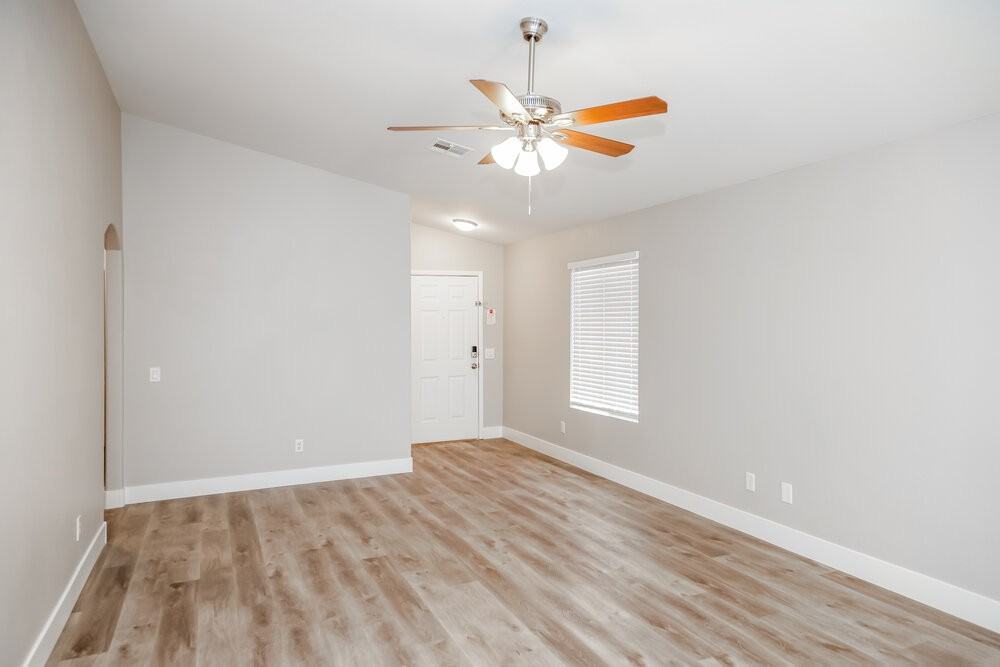 5023 Benezette Ct - Photo 6 of 16