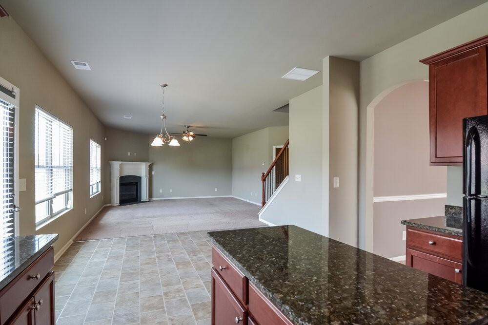 1081 Rock Elm Dr - Photo 7 of 15