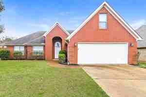 featured image of 1439 Clockshop Dr