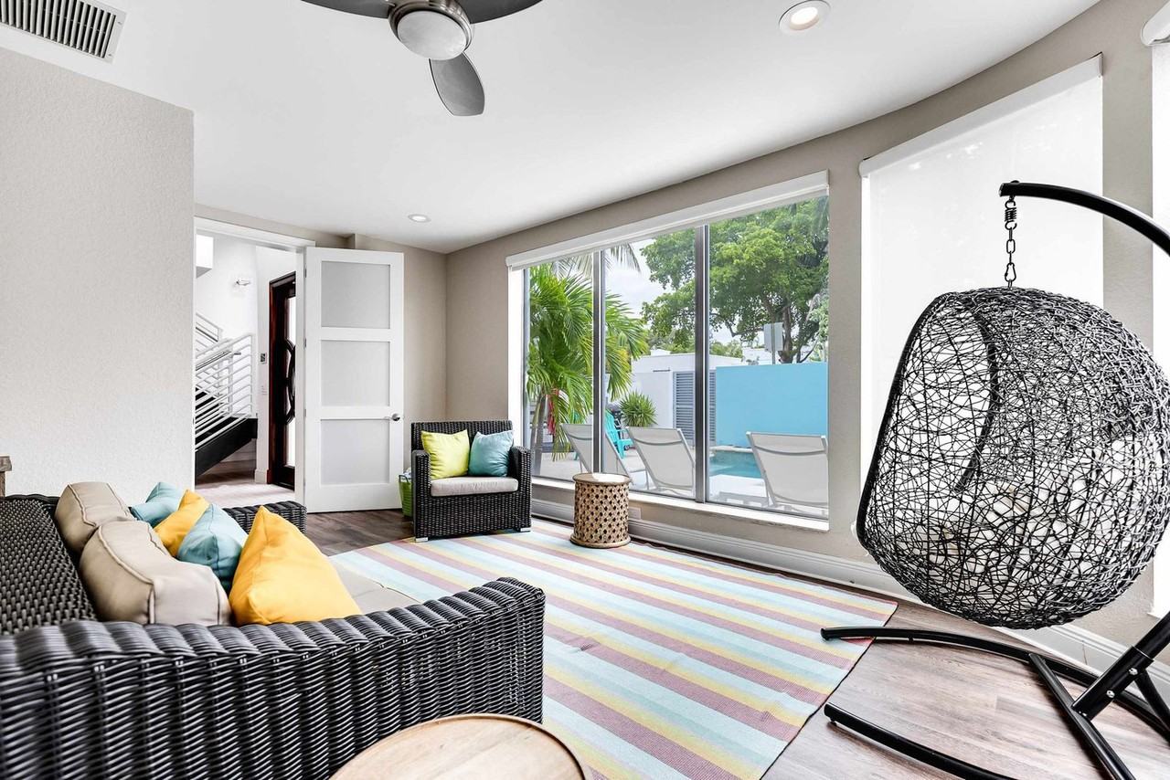 1412 Se 2nd St #1018675P - Photo 2 of 47