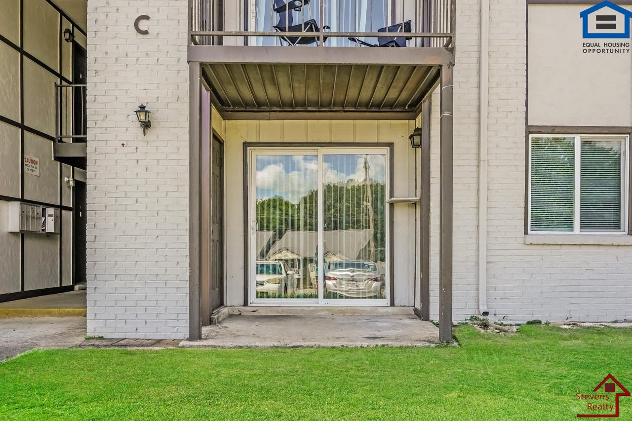 Vinewood Apartments - Photo 4 of 49