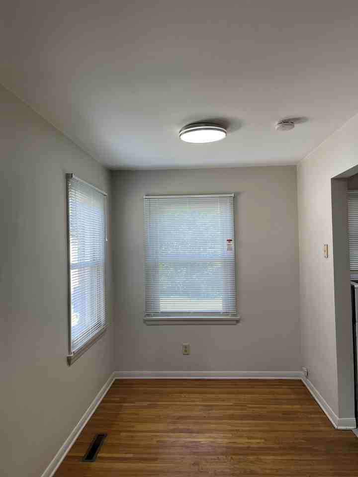 194 Saxton Road - Photo 3 of 9