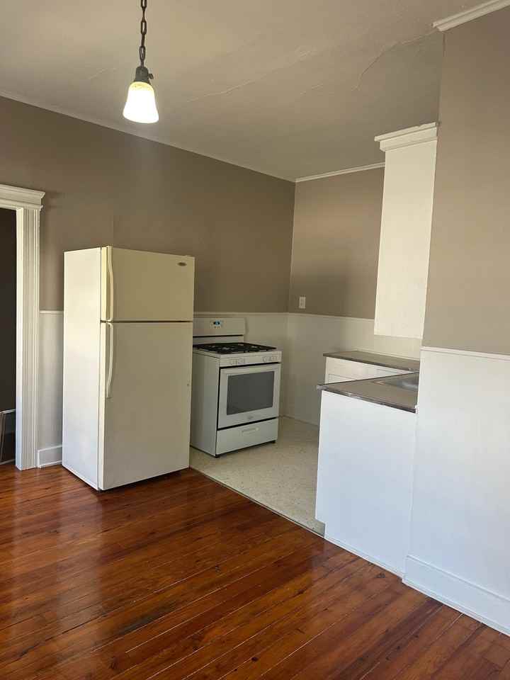 131 W 4th St #2 - Photo 2 of 6