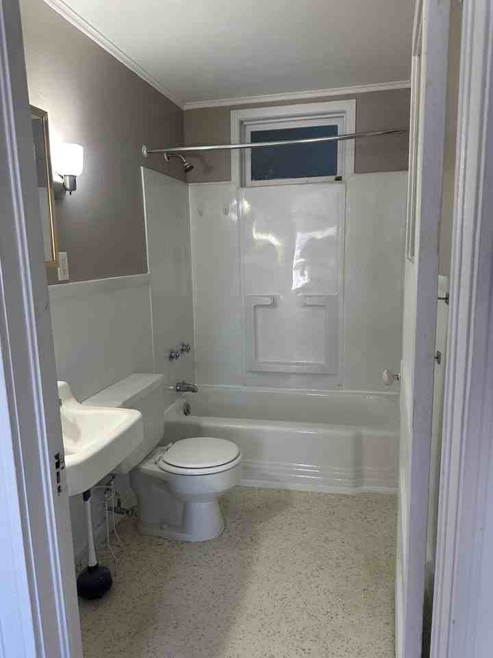 131 W 4th St #2 - Photo 5 of 6
