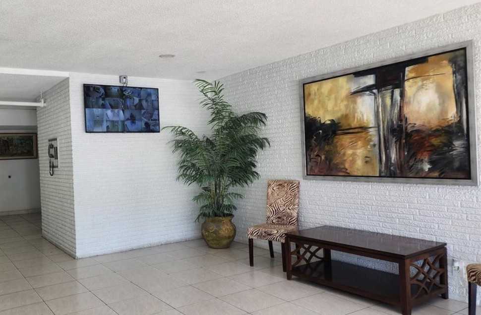 1460 Northeast 169th Street - Photo 3 of 11