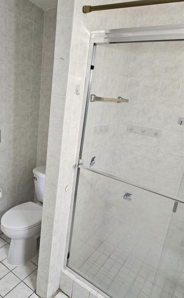 1460 Northeast 169th Street - Photo 4 of 11