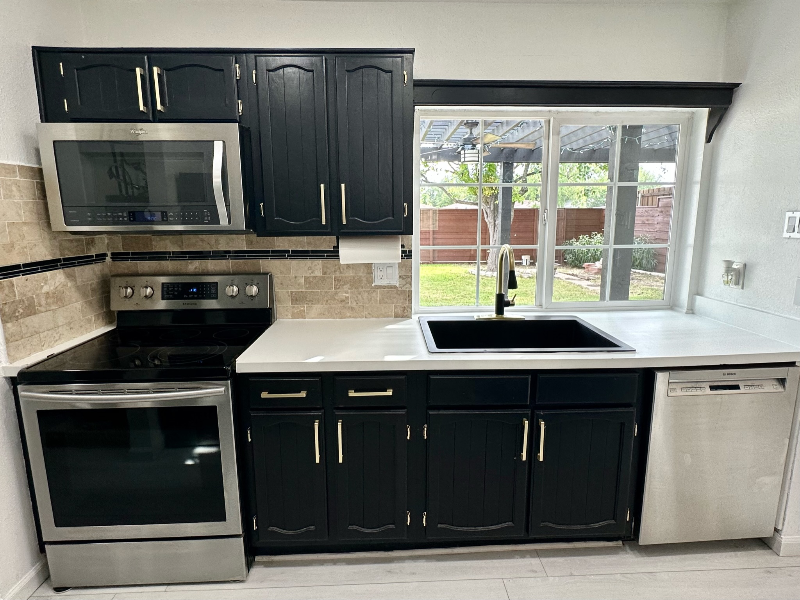 1706 Whitney Dr - Photo 3 of 15