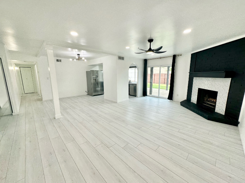 1706 Whitney Dr - Photo 5 of 15