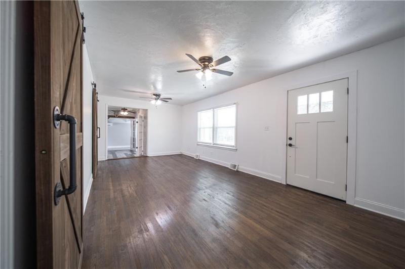 312 Main St - Photo 3 of 20