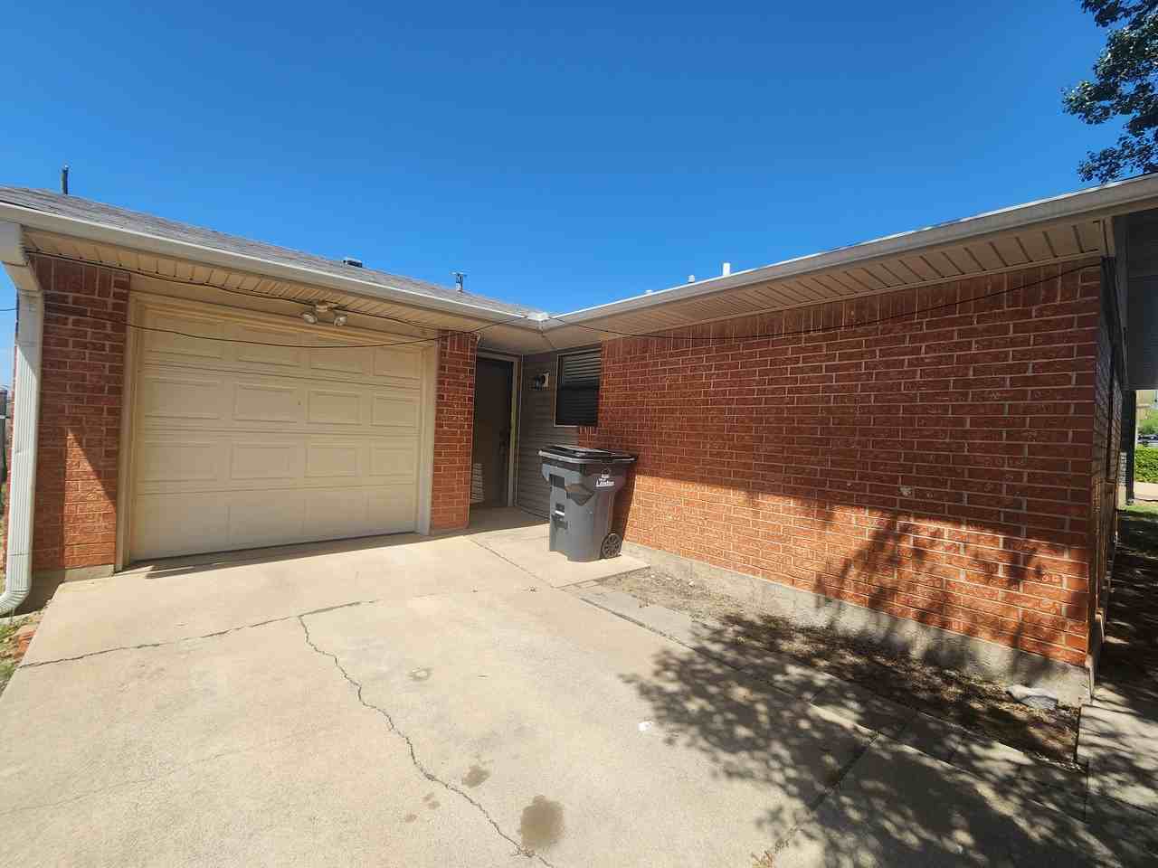 2632 Northeast Euclid Avenue - Photo 2 of 22